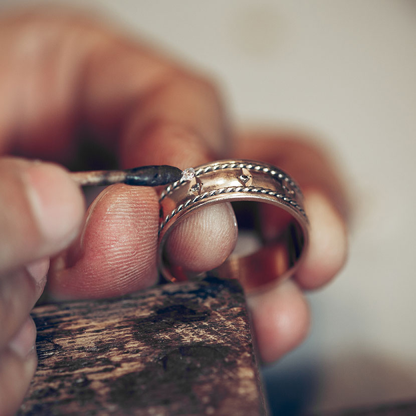 Sébastien Rosset Bijouterie/Créateur — réparation montres/bijoux — Lons-le-Saunier